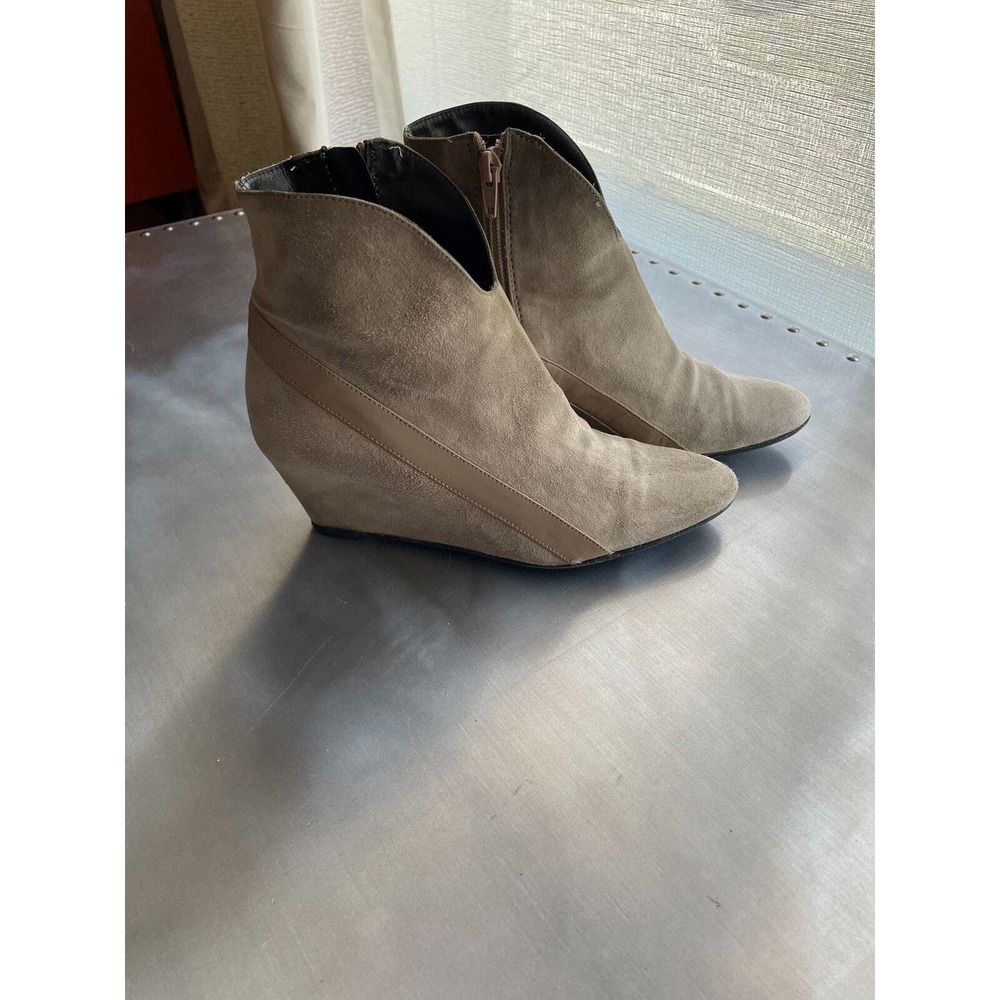 Pre-owned Robert Clergerie Gray Suede Ankle Booties Wedge SZ 7 Made in France - Picture 8 of 9
